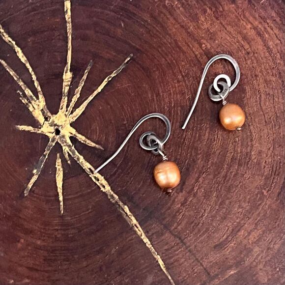 Silpada Copper Pearl Earrings in Sterling silver jewelry W1431 Retired - Picture 1 of 10